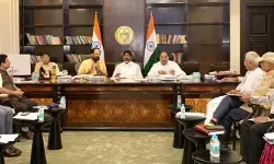 ఈ 8 రకాల వంగడాలతోనే రైతులకు లాభాలు.. కేబినెట్ సబ్ కమిటీకి నిపుణుల సూచన ఈ 8 రకాల వంగడాలతోనే రైతులకు లాభాలు.. కేబినెట్ సబ్ కమిటీకి నిపుణుల సూచన