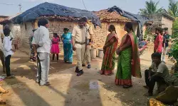 ఉప్పు లింగాపూర్లో అడ్డాగా శిశు విక్రయాలు.. వరుస ఘటనలతో కలకలం ఉప్పు లింగాపూర్లో అడ్డాగా శిశు విక్రయాలు.. వరుస ఘటనలతో కలకలం