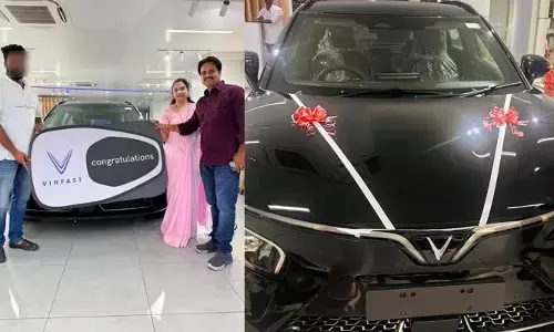 షోరూమ్ ముందే ఆగిపోయిన రూ.25 లక్షల ఎలక్ట్రిక్ కారు.. చేతులెత్తేసిన యాజమాన్యం! కస్టమర్ ఆందోళన
