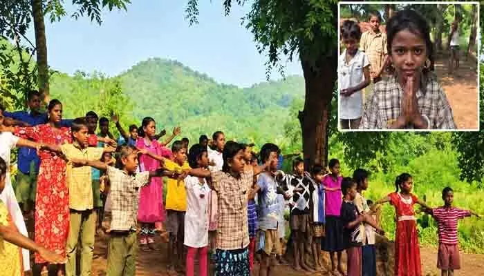 యోగాసనాలతో బడి కోసం పోరాటం.. కలెక్టర్ మేడం గారికి చిన్నారుల విజ్ఞప్తి యోగాసనాలతో బడి కోసం పోరాటం.. కలెక్టర్ మేడం గారికి చిన్నారుల విజ్ఞప్తి