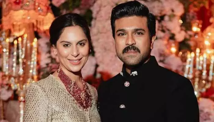 పెళ్లి రోజు నాడు మెగా ఫ్యాన్స్కు సర్ప్రైజ్ ఇచ్చిన ఉపాసన.. వావ్, క్యూట్ అంటూ కామెంట్స్ పెళ్లి రోజు నాడు మెగా ఫ్యాన్స్కు సర్ప్రైజ్ ఇచ్చిన ఉపాసన.. వావ్, క్యూట్ అంటూ కామెంట్స్