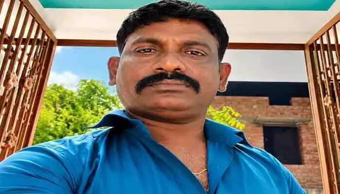 గుండెపోటుతో ప్రభుత్వ ఉద్యోగి మృతి గుండెపోటుతో ప్రభుత్వ ఉద్యోగి మృతి