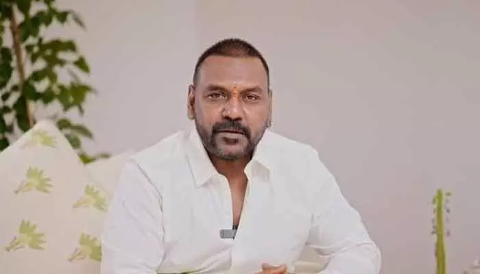 అమ్మతో సమానమైన ప్రజలను నేను కుక్కలతో పోల్చలేదు.. వివాదానికి చెక్ పెడుతూ రాఘవ లారెన్స్ ఎమోషనల్ పోస్ట్ అమ్మతో సమానమైన ప్రజలను నేను కుక్కలతో పోల్చలేదు.. వివాదానికి చెక్ పెడుతూ రాఘవ లారెన్స్ ఎమోషనల్ పోస్ట్