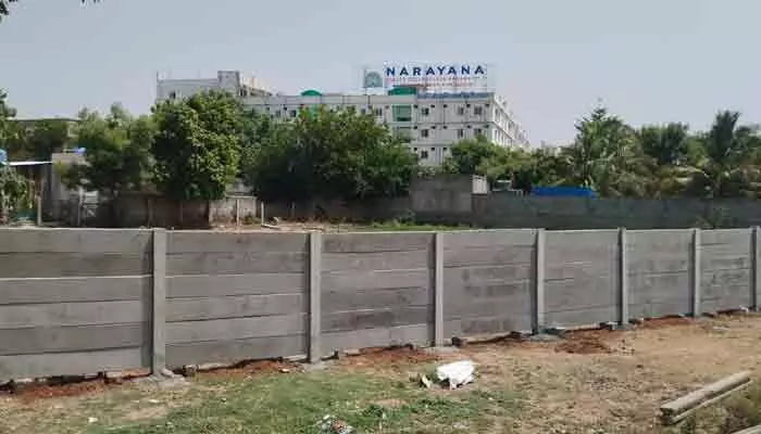 విలువైన ప్రభుత్వ భూమి కబ్జా? విలువైన ప్రభుత్వ భూమి కబ్జా?