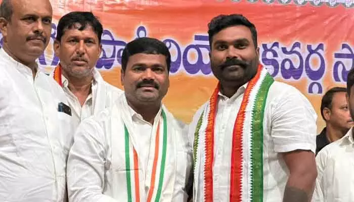 కాంగ్రెస్ గూటికి బీఆర్ఎస్ యువ నేత ఎండీ సల్మాన్.. కాంగ్రెస్ గూటికి బీఆర్ఎస్ యువ నేత ఎండీ సల్మాన్..