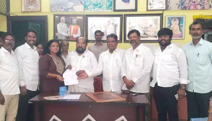 హుజురాబాద్ నియోజకవర్గ బీసీ జేఏసీ మహిళా జనరల్ సెక్రటరీగా దేవసాని ప్రియదర్శిని నియామకం హుజురాబాద్ నియోజకవర్గ బీసీ జేఏసీ మహిళా జనరల్ సెక్రటరీగా దేవసాని ప్రియదర్శిని నియామకం