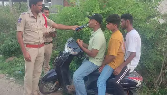 మద్యం సేవించి వాహనాలు నడిపిన ఆరుగురికి జైలు శిక్ష మద్యం సేవించి వాహనాలు నడిపిన ఆరుగురికి జైలు శిక్ష