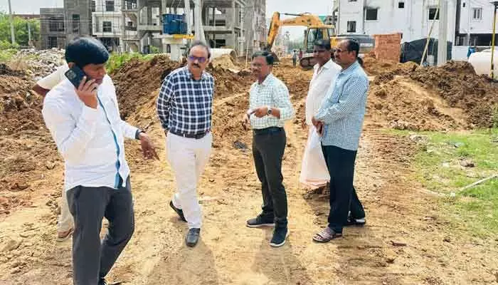 త్వరలో డ్రైనేజీ పనులు పూర్తి చేస్తాం త్వరలో డ్రైనేజీ పనులు పూర్తి చేస్తాం