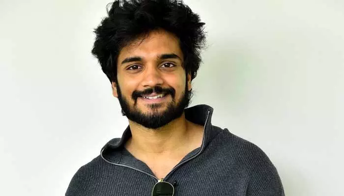 ఇంటర్వెల్ మిమ్మల్ని షాక్కు గురిచేస్తుంది.. సినిమాపై హైప్ పెంచేసిన హీరో కామెంట్స్ ఇంటర్వెల్ మిమ్మల్ని షాక్కు గురిచేస్తుంది.. సినిమాపై హైప్ పెంచేసిన హీరో కామెంట్స్
