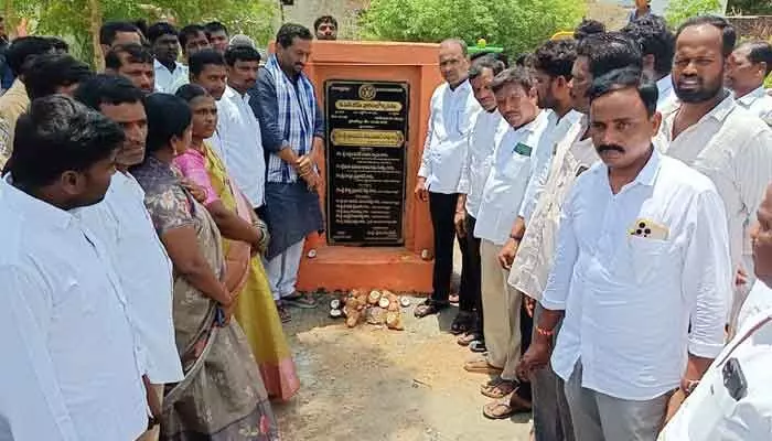 ప్రతి ఒక్కరూ సోలార్ ప్యానెల్ ను ఏర్పాటు చేసుకోవాలి.. ప్రతి ఒక్కరూ సోలార్ ప్యానెల్ ను ఏర్పాటు చేసుకోవాలి..