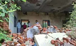 చౌటపల్లి పాఠశాలను సందర్శించిన మండల విద్యాధికారి.. చౌటపల్లి పాఠశాలను సందర్శించిన మండల విద్యాధికారి..
