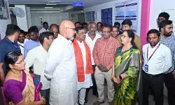 పాస్ పోర్ట్ సేవా కేంద్రాన్ని సందర్శించిన ఎంపీ అర్వింద్.. పాస్ పోర్ట్ సేవా కేంద్రాన్ని సందర్శించిన ఎంపీ అర్వింద్..