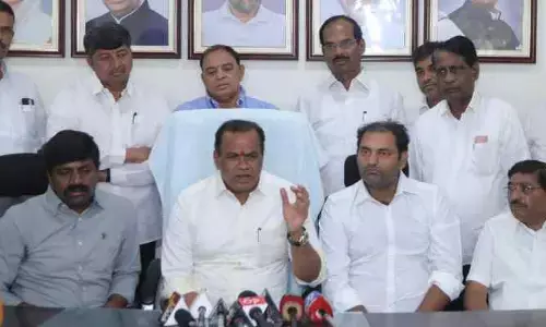 చిన్న కాంట్రాక్టర్లకు అండగా ఉంటాం