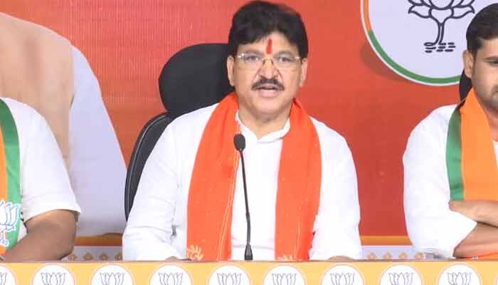 మూడు పార్టీలు మారిన రేవంత్‌కు కిషన్ రెడ్డిని విమర్శించే అర్హత లేదు: ఎమ్మెల్యే రాకేష్ రెడ్డి