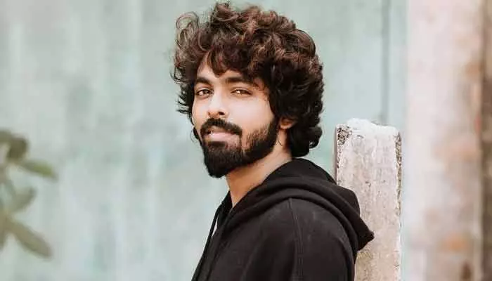 రాజకీయాల్లోకి రాబోతున్న మరో హీరో.. నా దృష్టంతా ప్రజాసేవపైనే పెడతానంటూ కామెంట్స్ రాజకీయాల్లోకి రాబోతున్న మరో హీరో.. నా దృష్టంతా ప్రజాసేవపైనే పెడతానంటూ కామెంట్స్