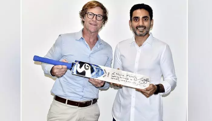 క్రికెట్ దిగ్గజం జాంటీ రోడ్స్తో మంత్రి లోకేశ్ భేటీ.. ఏపీలో క్రీడాభివృద్ధిపై కీలక చర్చలు! క్రికెట్ దిగ్గజం జాంటీ రోడ్స్తో మంత్రి లోకేశ్ భేటీ.. ఏపీలో క్రీడాభివృద్ధిపై కీలక చర్చలు!