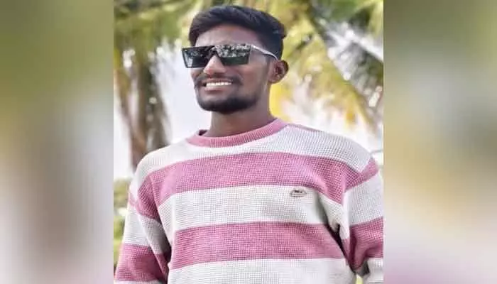 తండ్రి మందలించడంతో యువకుడి ఆత్మహత్య తండ్రి మందలించడంతో యువకుడి ఆత్మహత్య