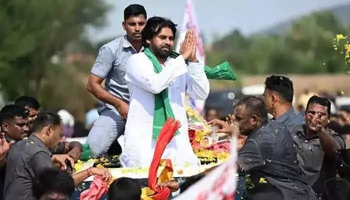 రేపు హనుమకొండకు పవన్ కళ్యాణ్ రాక రేపు హనుమకొండకు పవన్ కళ్యాణ్ రాక