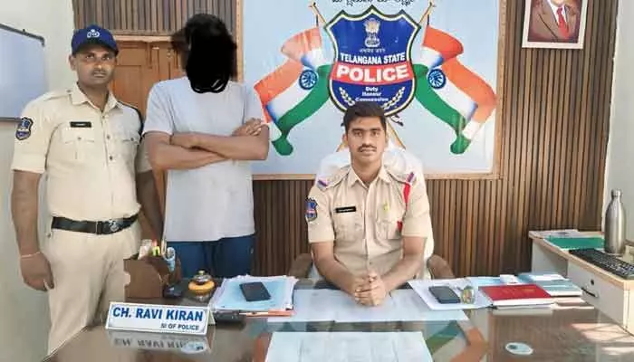 పోలీస్ విధులకు ఆటంకం కలిగించిన వ్యక్తి పై కేసు నమోదు.. పోలీస్ విధులకు ఆటంకం కలిగించిన వ్యక్తి పై కేసు నమోదు..