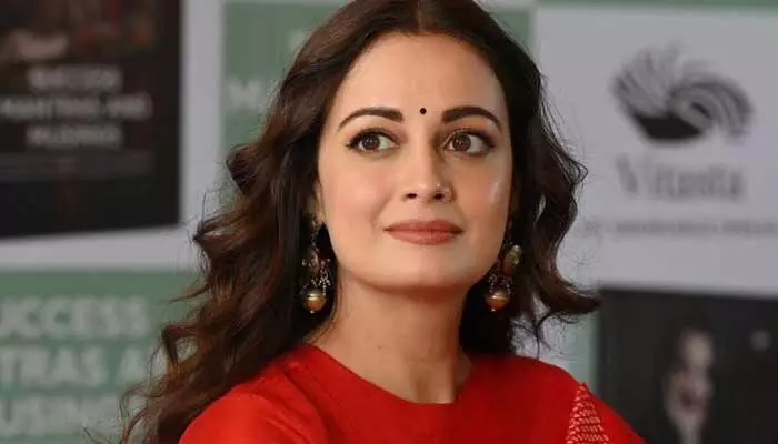 పురుషులదే తప్పంటూ వార్తల్లో నిలిచిన బాలీవుడ్ బ్యూటీ.. ఏసీల్లో తిరిగే మీకు మాట్లాడే హక్కు లేదని నెట్టింట ట్రోల్స్ పురుషులదే తప్పంటూ వార్తల్లో నిలిచిన బాలీవుడ్ బ్యూటీ.. ఏసీల్లో తిరిగే మీకు మాట్లాడే హక్కు లేదని నెట్టింట ట్రోల్స్