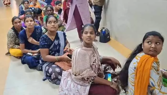 ప్రభుత్వ ఆసుపత్రిలో గర్భిణుల నరకయాతన ప్రభుత్వ ఆసుపత్రిలో గర్భిణుల నరకయాతన