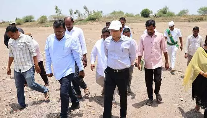 గ్రామీణ ప్రజలకు నాణ్యమైన వైద్య సేవలు అందించాలి : కలెక్టర్ భవేశ్ మిశ్రా గ్రామీణ ప్రజలకు నాణ్యమైన వైద్య సేవలు అందించాలి : కలెక్టర్ భవేశ్ మిశ్రా