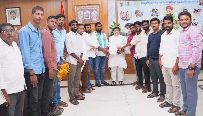 నీట్ రీ-ఎగ్జామ్ విద్యార్థులకు ఆర్టీసీ బస్సుల్లో ఉచిత ప్రయాణం కల్పించాలి: ఎన్ఎస్యూఐ నీట్ రీ-ఎగ్జామ్ విద్యార్థులకు ఆర్టీసీ బస్సుల్లో ఉచిత ప్రయాణం కల్పించాలి: ఎన్ఎస్యూఐ