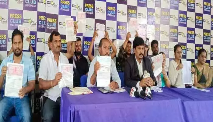 పెంగ్విన్ సెక్యూరిటీస్ వ్యవహారంపై సిట్ విచారణ కోరిన న్యాయవాది సుబ్బారావు పెంగ్విన్ సెక్యూరిటీస్ వ్యవహారంపై సిట్ విచారణ కోరిన న్యాయవాది సుబ్బారావు