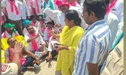 తక్షణమే యూరియా యాప్ను తొలగించాలి : బీఆర్ఎస్ శ్రేణులు తక్షణమే యూరియా యాప్ను తొలగించాలి : బీఆర్ఎస్ శ్రేణులు