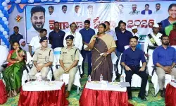 జాబ్ రాలేదని ఆందోళన వద్దు - మంత్రి సీతక్క జాబ్ రాలేదని ఆందోళన వద్దు - మంత్రి సీతక్క