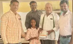 తాను బోధించే పాఠశాలలోనే కుమార్తె ప్రవేశం.. తాను బోధించే పాఠశాలలోనే కుమార్తె ప్రవేశం..