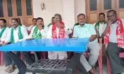 మామిడిగుండాల సీలింగ్ భూములకు పట్టాలు ఇవ్వాలి.. అఖిలపక్ష నాయకుల డిమాండ్