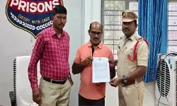నకిలీ పత్తి విత్తనాల విక్రయతలపై పోలీసుల ఉక్కుపాదం నకిలీ పత్తి విత్తనాల విక్రయతలపై పోలీసుల ఉక్కుపాదం