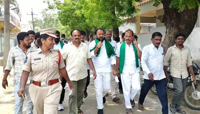 ఎమ్మెల్యే చొరవతో విద్యార్థుల తాగునీటి సమస్యకు పరిష్కారం ఎమ్మెల్యే చొరవతో విద్యార్థుల తాగునీటి సమస్యకు పరిష్కారం