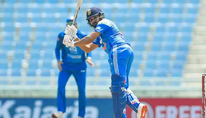 IND Vs AFG: కెప్టెన్ శుభ్మన్ గిల్ హాఫ్ సెంచరీ, రోహిత్ శర్మ సరికొత్త రికార్డు IND Vs AFG: కెప్టెన్ శుభ్మన్ గిల్ హాఫ్ సెంచరీ, రోహిత్ శర్మ సరికొత్త రికార్డు