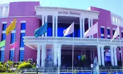 ప్రారంభమైన రాజ్యసభ ఎన్నికల పోలింగ్.. వారిద్దరి మధ్యే ప్రధాన పోటీ? ప్రారంభమైన రాజ్యసభ ఎన్నికల పోలింగ్.. వారిద్దరి మధ్యే ప్రధాన పోటీ?