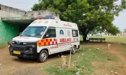 కలెక్టర్ సారూ జర చూడండి.. 108 వాహనానికి గూడు కరువు కలెక్టర్ సారూ జర చూడండి.. 108 వాహనానికి గూడు కరువు