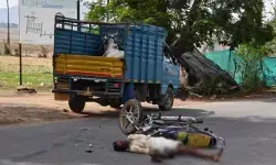 వెంకటాపూర్ లో ఘోర రోడ్డు ప్రమాదం వెంకటాపూర్ లో ఘోర రోడ్డు ప్రమాదం
