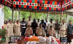 అన్నపురెడ్డిపల్లి మండల కేంద్రంలో భారీగా గంజాయి పట్టివేత అన్నపురెడ్డిపల్లి మండల కేంద్రంలో భారీగా గంజాయి పట్టివేత