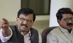 శివసేనలో ముదిరిన సంక్షోభం.. తిరుగుబాటు ఎంపీలకు రూ.10 కోట్లు ఇచ్చారని సంజయ్ రౌత్ ఆరోపణ శివసేనలో ముదిరిన సంక్షోభం.. తిరుగుబాటు ఎంపీలకు రూ.10 కోట్లు ఇచ్చారని సంజయ్ రౌత్ ఆరోపణ