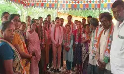 నరసాపురంలో 300 మంది కాంగ్రెస్ పార్టీలో చేరిక నరసాపురంలో 300 మంది కాంగ్రెస్ పార్టీలో చేరిక