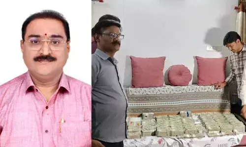 నరహరి అవినీతి కొండ!