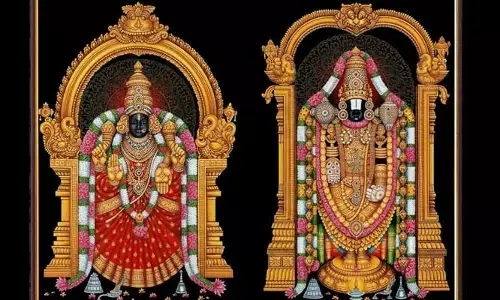 Tirumala Upadates : తిరుమలలో తగ్గని రద్దీ.. నేడు ఆర్జిత సేవా టికెట్లు విడుదల