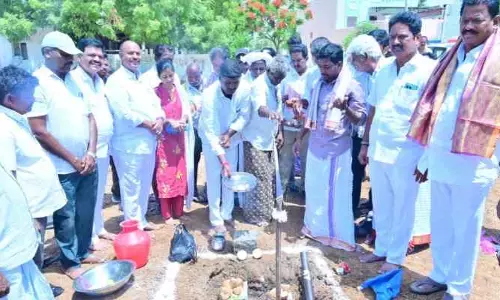 వ్యవసాయ గోదాం నిర్మాణానికి భూమిపూజ చేసిన ఎమ్మెల్యే