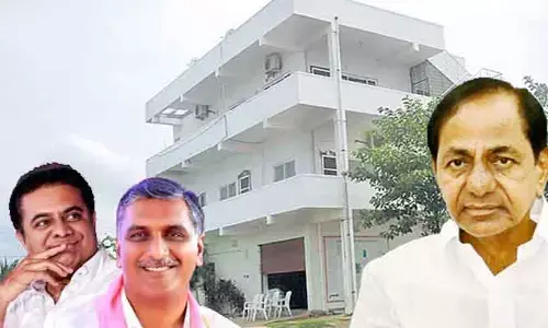 ఎర్రవల్లి ఫామ్‌హౌస్‌లో కీలక భేటీ.. కేసీఆర్‌ను కలిసిన కేటీఆర్, హరీశ్ రావు