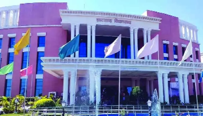 ప్రారంభమైన రాజ్యసభ ఎన్నికల పోలింగ్.. వారిద్దరి మధ్యే ప్రధాన పోటీ? ప్రారంభమైన రాజ్యసభ ఎన్నికల పోలింగ్.. వారిద్దరి మధ్యే ప్రధాన పోటీ?