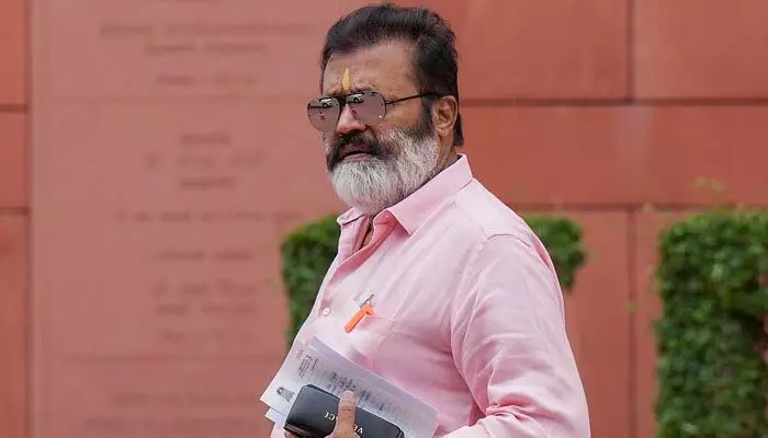 పెట్రోల్ ధరల తగ్గింపుపై కేంద్రమంత్రి కీలక ప్రకటన! పెట్రోల్ ధరల తగ్గింపుపై కేంద్రమంత్రి కీలక ప్రకటన!