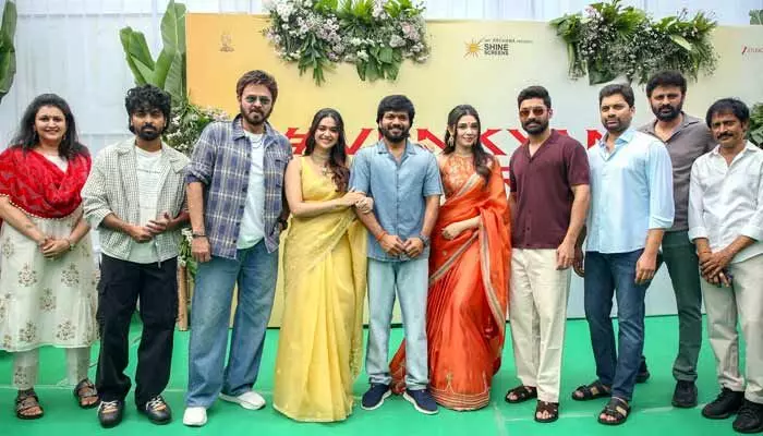ఘనంగా స్టార్ట్ అయిన అనిల్ మామా మల్టీస్టారర్ ప్రాజెక్ట్.. ఆకట్టుకుంటోన్న ఫొటోస్ ఘనంగా స్టార్ట్ అయిన అనిల్ మామా మల్టీస్టారర్ ప్రాజెక్ట్.. ఆకట్టుకుంటోన్న ఫొటోస్