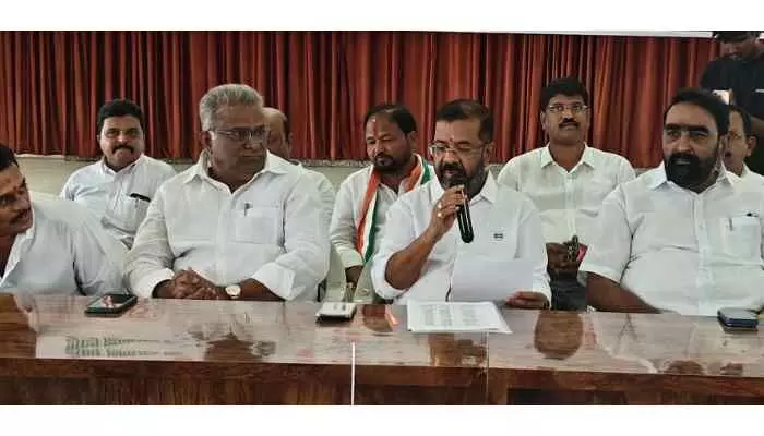 మీనాక్షి నటరాజన్, మహేష్ కుమార్ గౌడ్ పర్యటనను విజయవంతం చేయాలి మీనాక్షి నటరాజన్, మహేష్ కుమార్ గౌడ్ పర్యటనను విజయవంతం చేయాలి