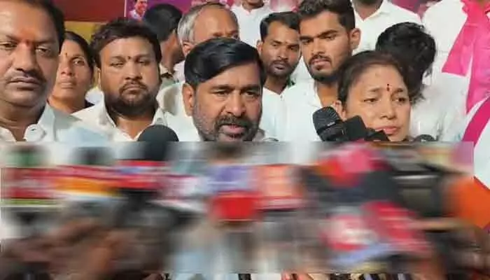 కాంగ్రెస్ ‘హైబ్రిడ్’ పాలనలో రైతులకు దగా: మాజీ మంత్రి జగదీష్ రెడ్డి కాంగ్రెస్ ‘హైబ్రిడ్’ పాలనలో రైతులకు దగా: మాజీ మంత్రి జగదీష్ రెడ్డి
